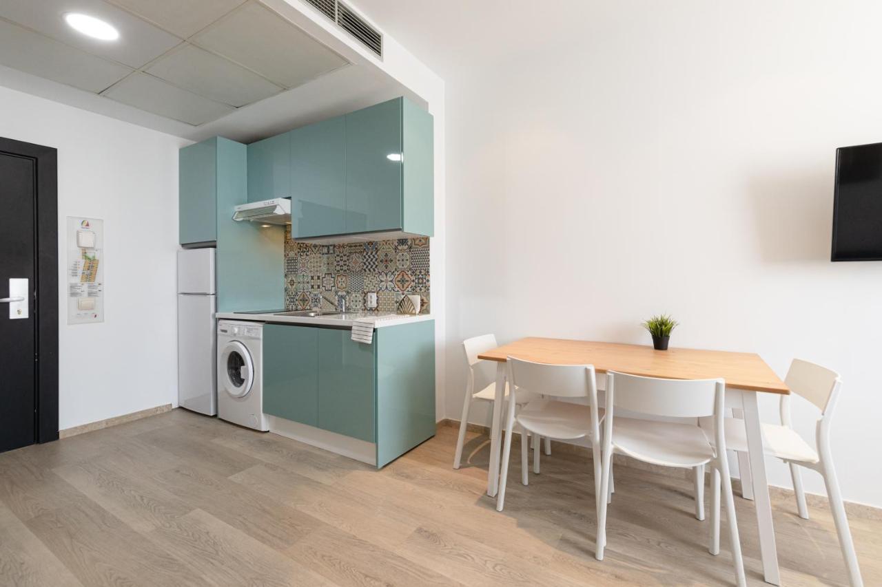 Apartment With Free Parking And Pool بورموخوس المظهر الخارجي الصورة