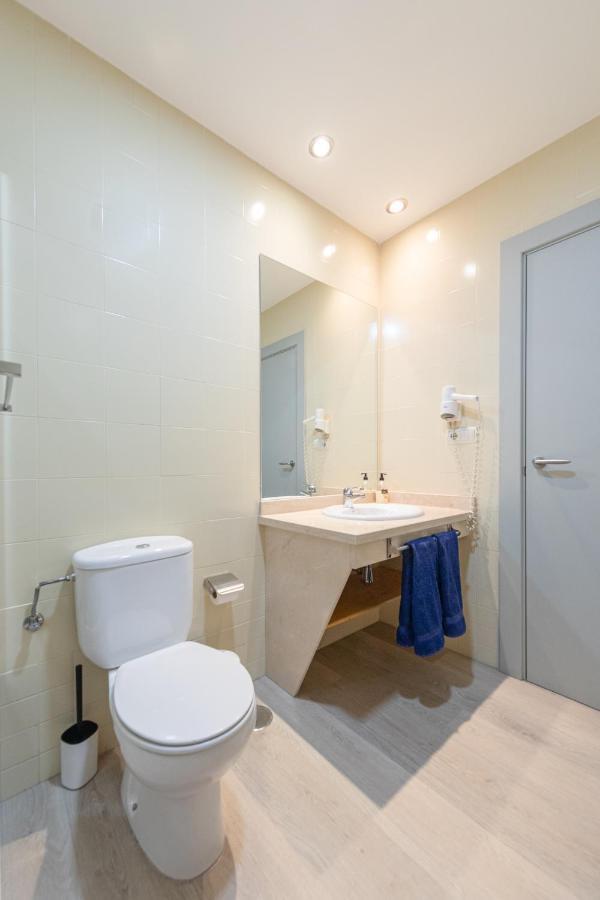 Apartment With Free Parking And Pool بورموخوس المظهر الخارجي الصورة