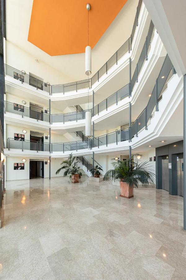 Apartment With Free Parking And Pool بورموخوس المظهر الخارجي الصورة