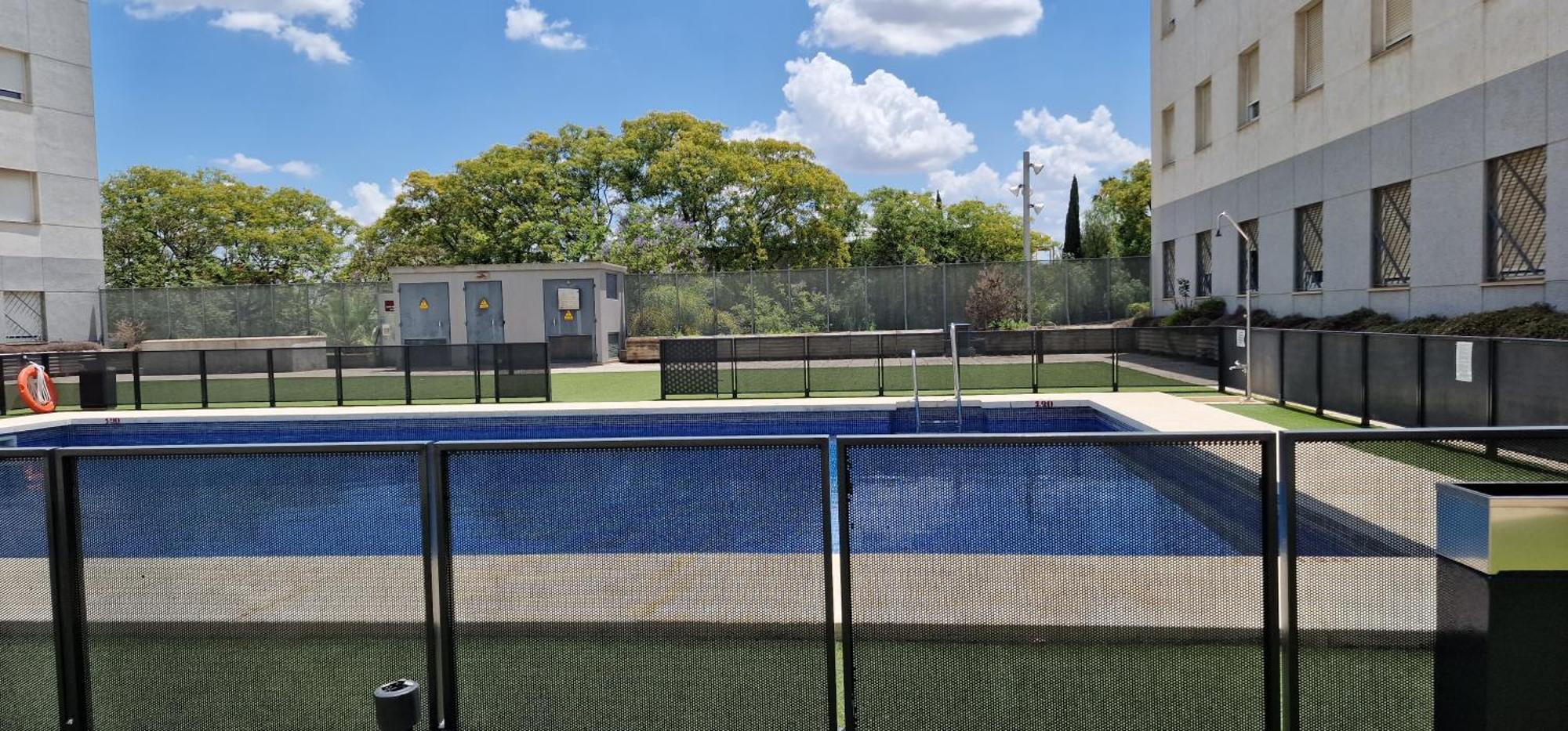Apartment With Free Parking And Pool بورموخوس المظهر الخارجي الصورة