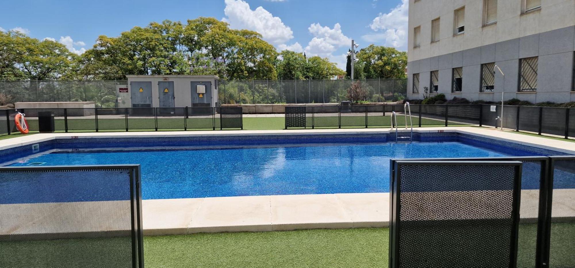 Apartment With Free Parking And Pool بورموخوس المظهر الخارجي الصورة